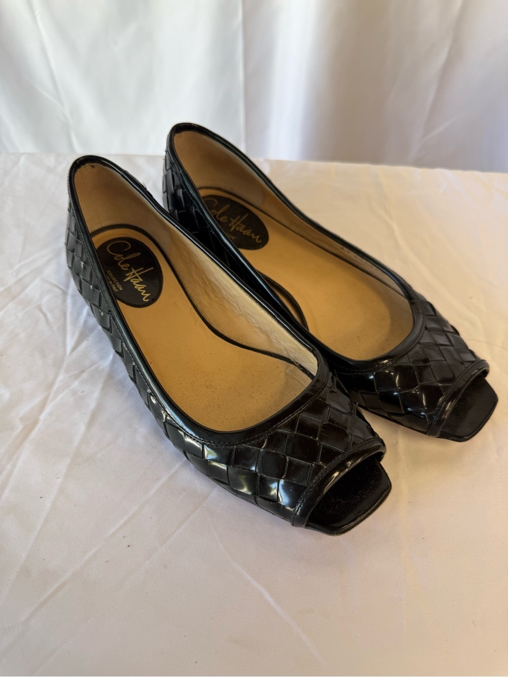 Cole Haan women’s 7.5 black basketweave peep toe leather flat classic preppy